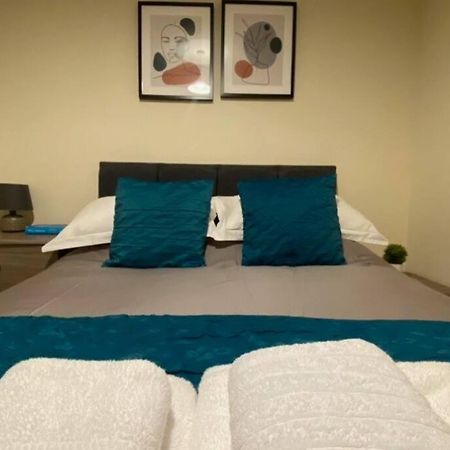 No25-Luxe Living Guest House- 2 Bed-Wifi-Free Parking-City- Beach Swansea Extérieur photo