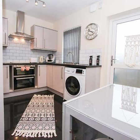 No25-Luxe Living Guest House- 2 Bed-Wifi-Free Parking-City- Beach Swansea Extérieur photo