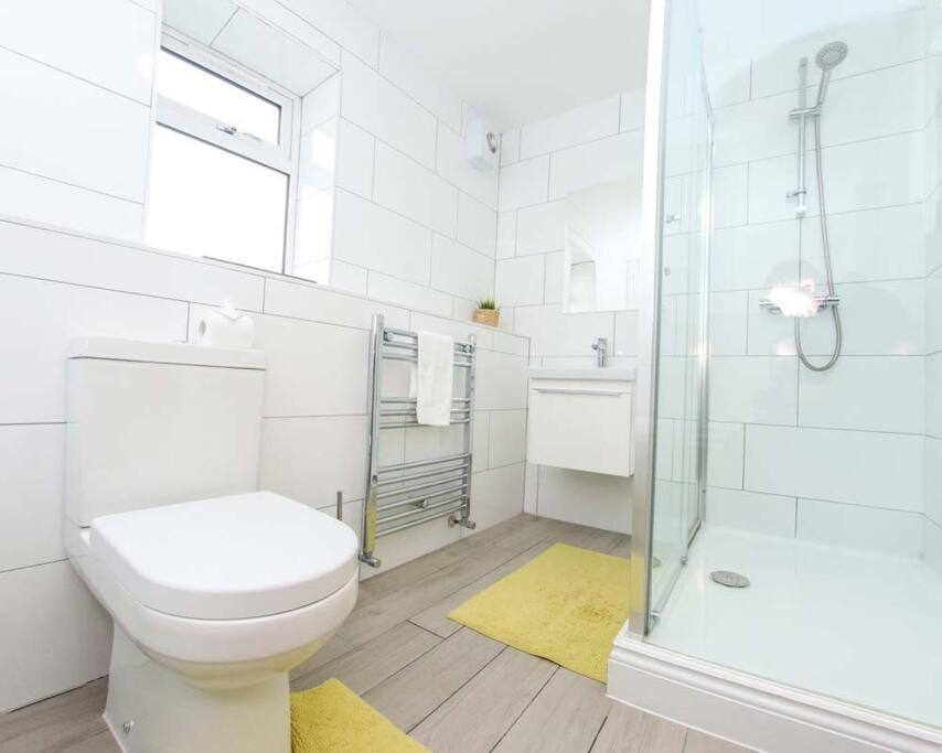 No25-Luxe Living Guest House- 2 Bed-Wifi-Free Parking-City- Beach Swansea Extérieur photo